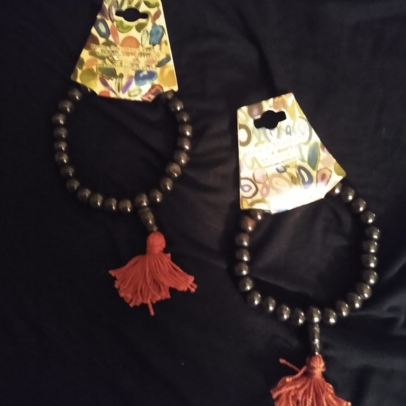 Beaded bracelets with tassle - Picture 4 of 5